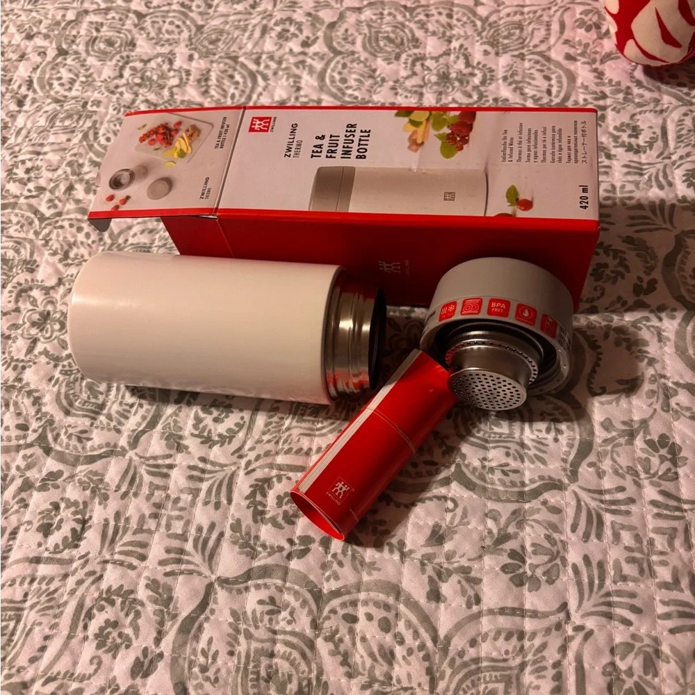 ZWILLING Thermo Tea and Fruit infuser bottle 420ml White Brand New - Picture 6 of 8